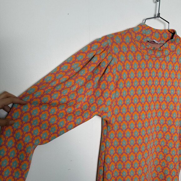 Neck Puff Sleeve Geometric - Picture 3 of 9